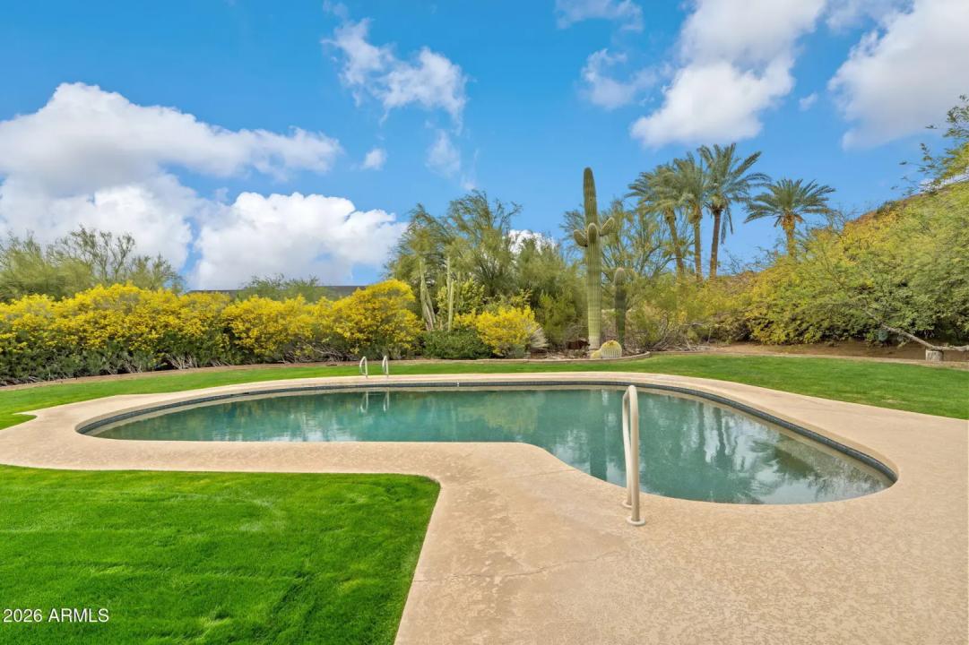 Real Estate Picture 30