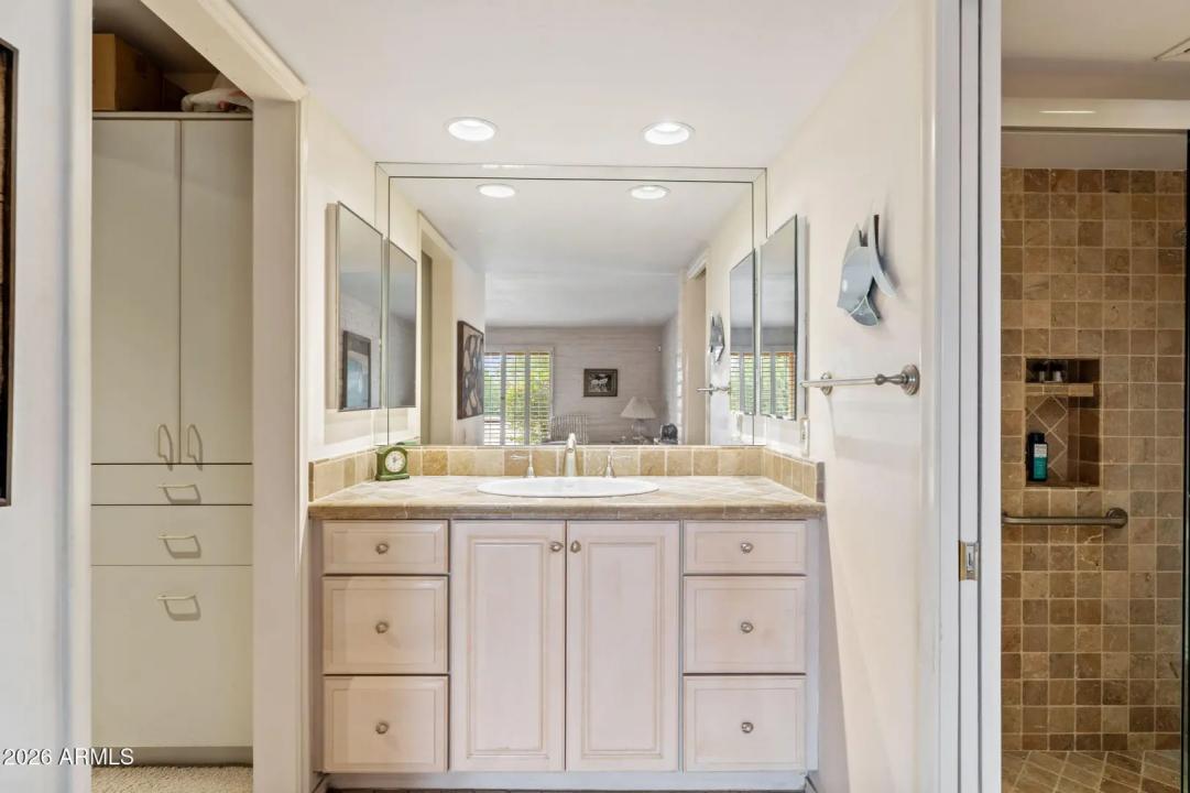 Real Estate Picture 35