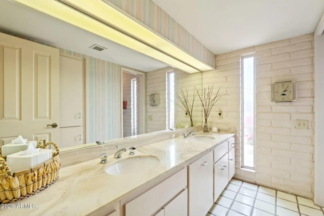 Real Estate Picture 43