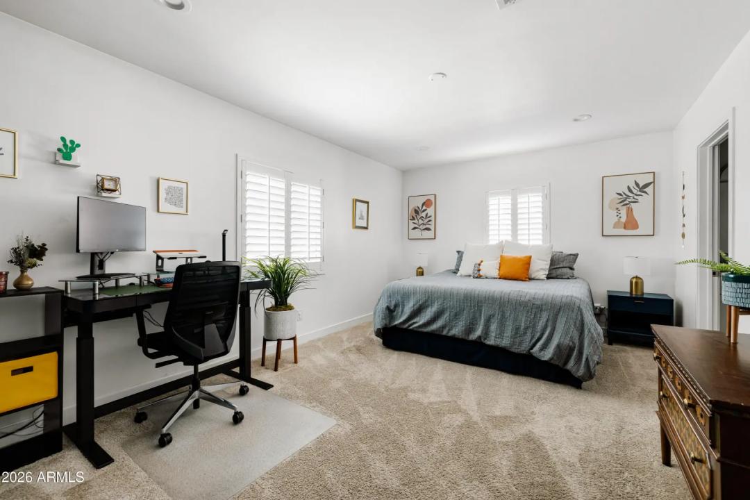 Real Estate Picture 17