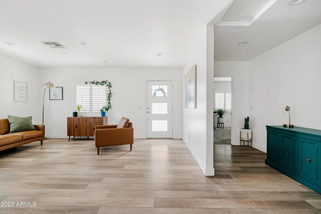 Real Estate Picture 16