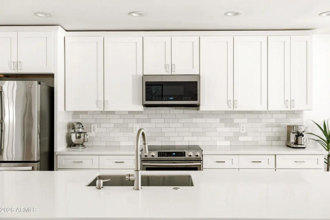 Real Estate Picture 7