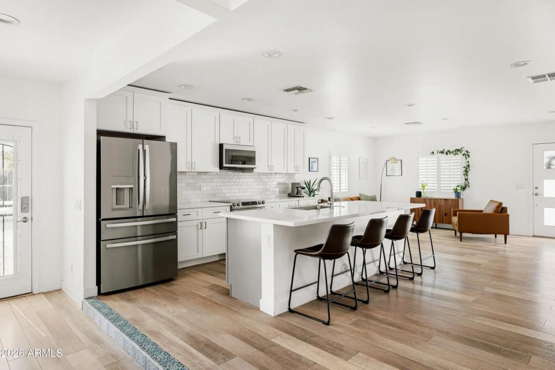 Real Estate Picture 9