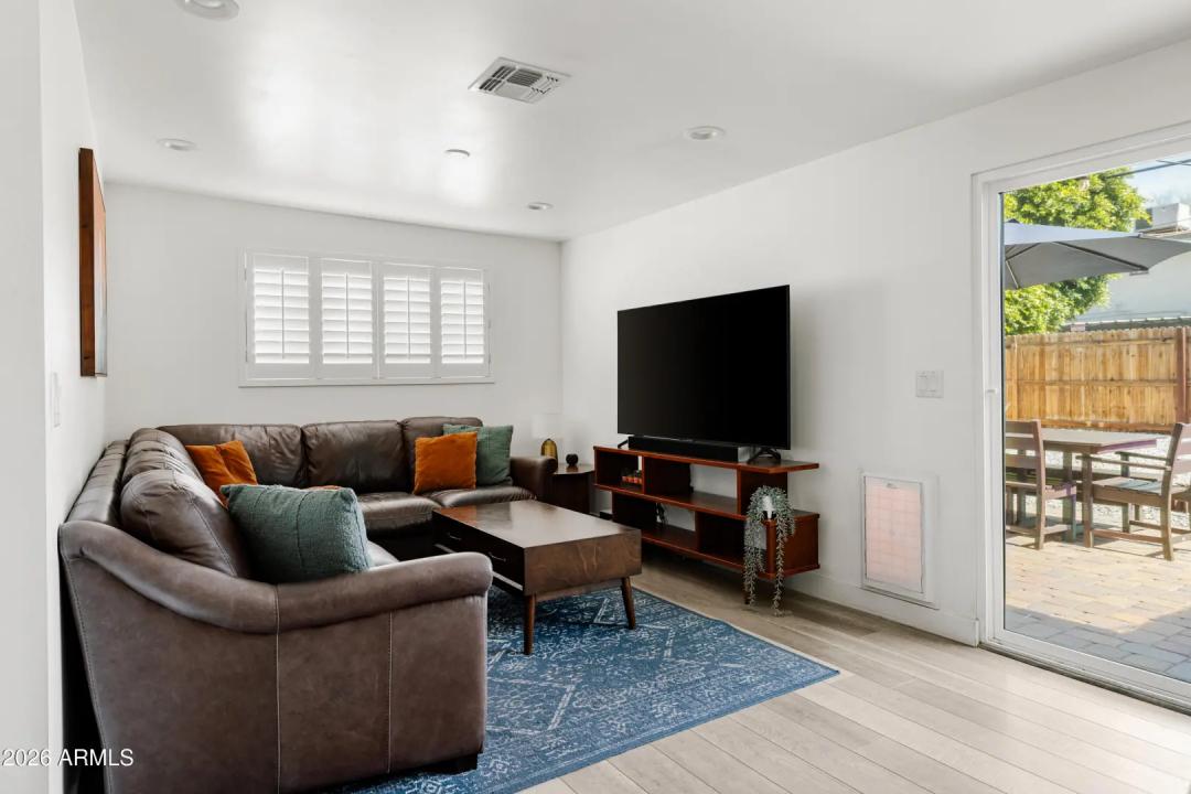 Real Estate Picture 13