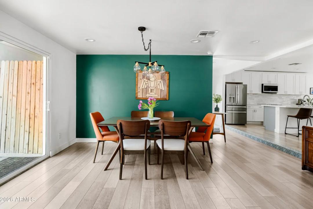 Real Estate Picture 12