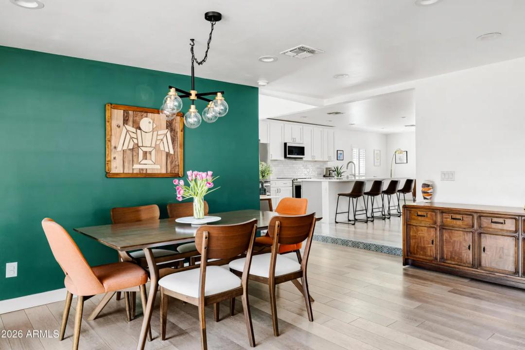 Real Estate Picture 11