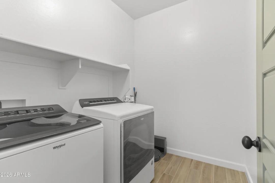 Real Estate Picture 14