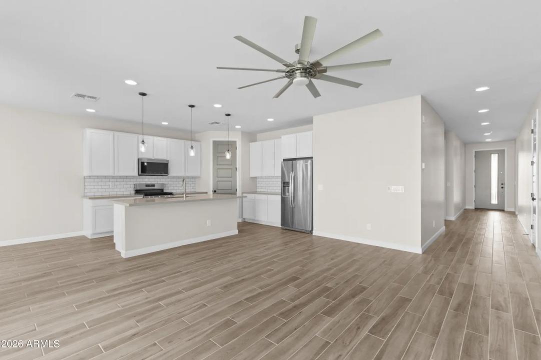 Real Estate Picture 5