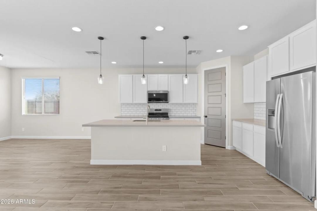 Real Estate Picture 6