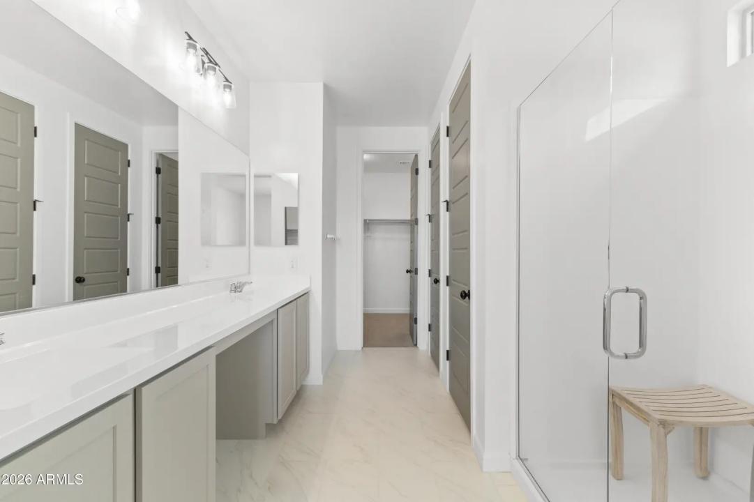 Real Estate Picture 18