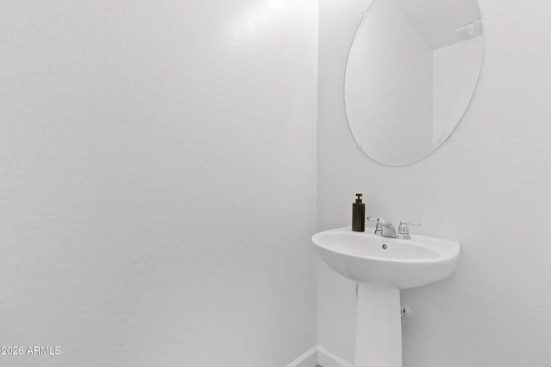 Real Estate Picture 15