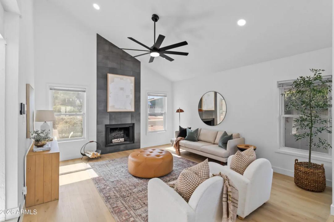 Real Estate Picture 6