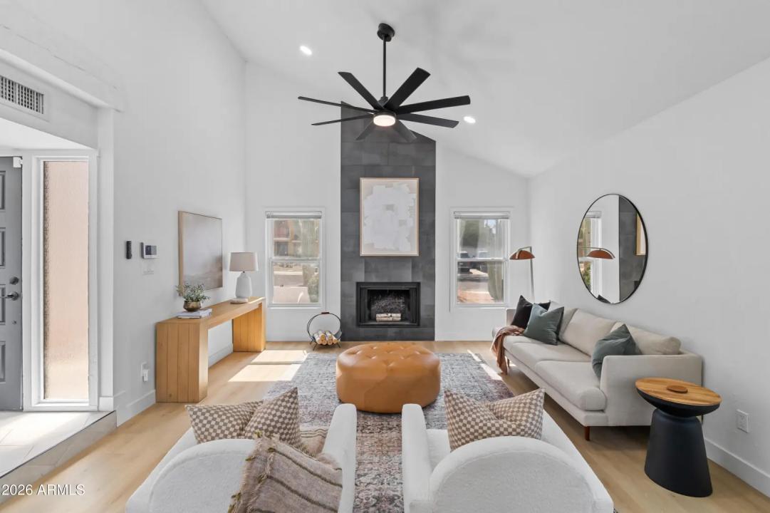 Real Estate Picture 7