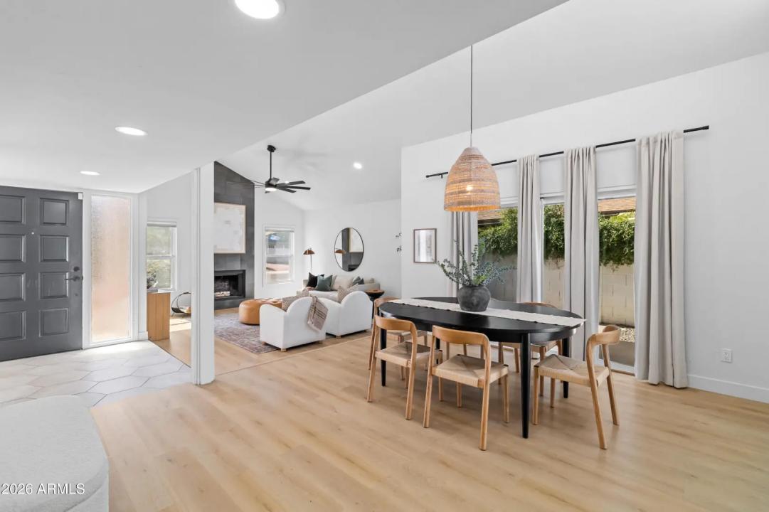 Real Estate Picture 11