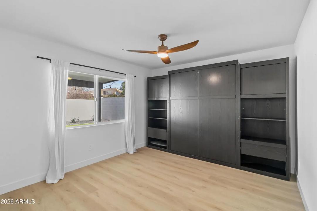 Real Estate Picture 17