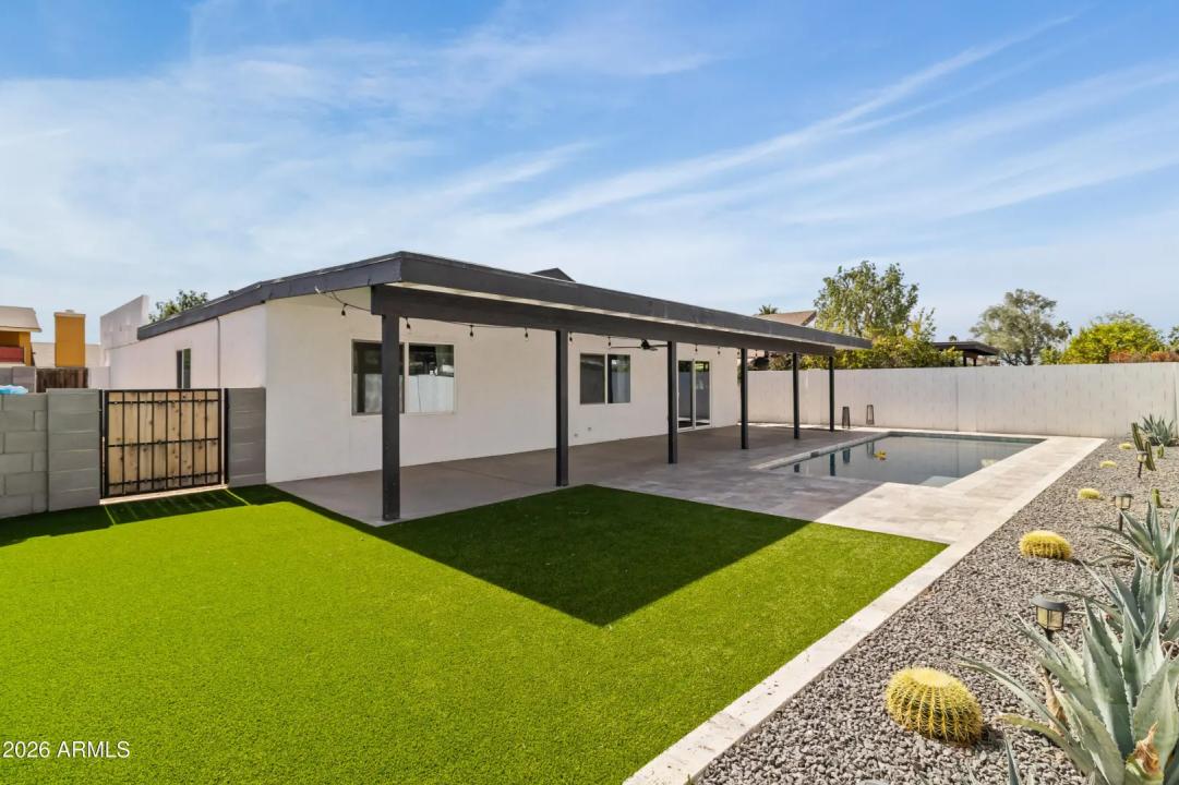 Real Estate Picture 5