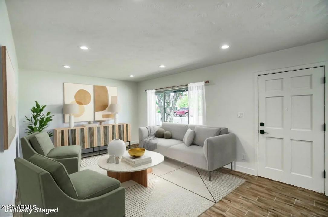 Real Estate Picture 4