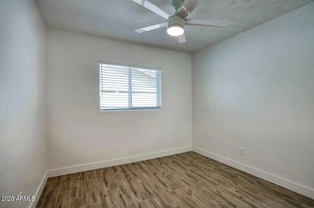 Real Estate Picture 30