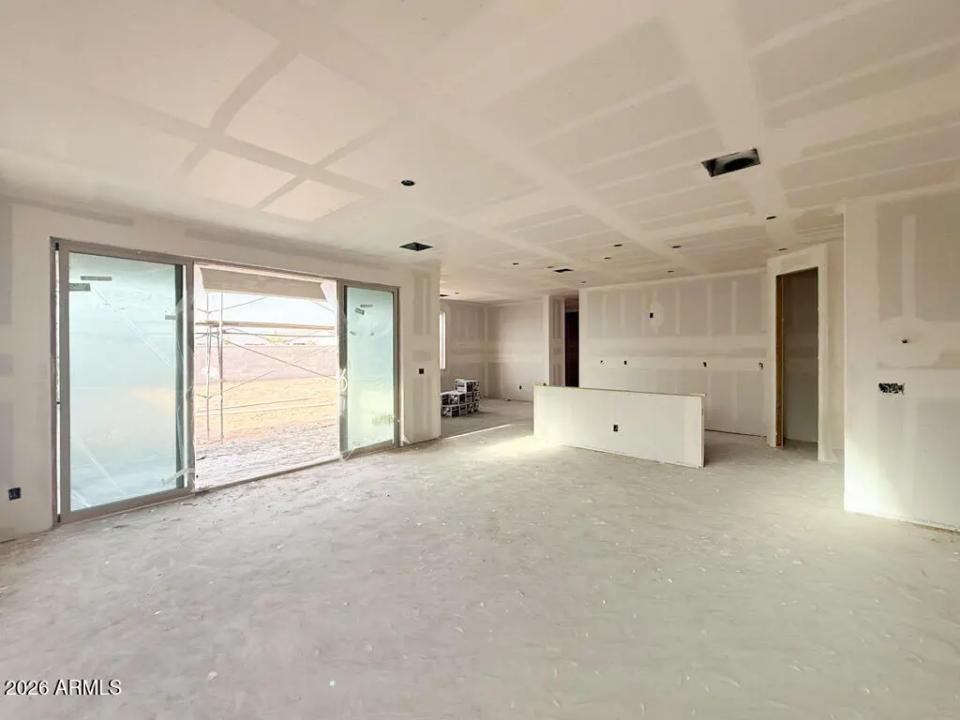 Real Estate Picture 3