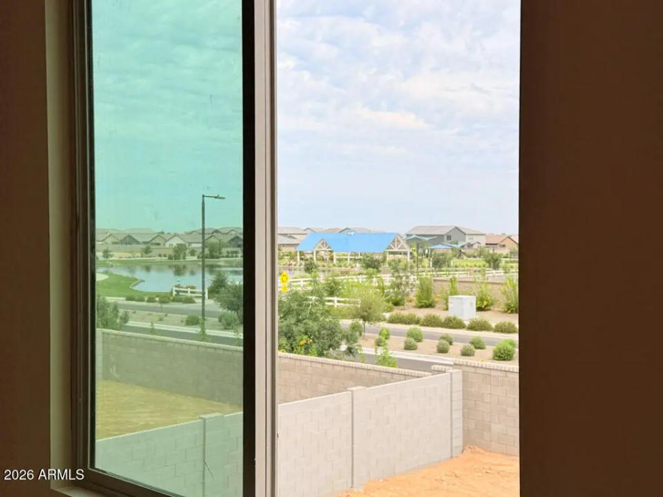 Real Estate Picture 6