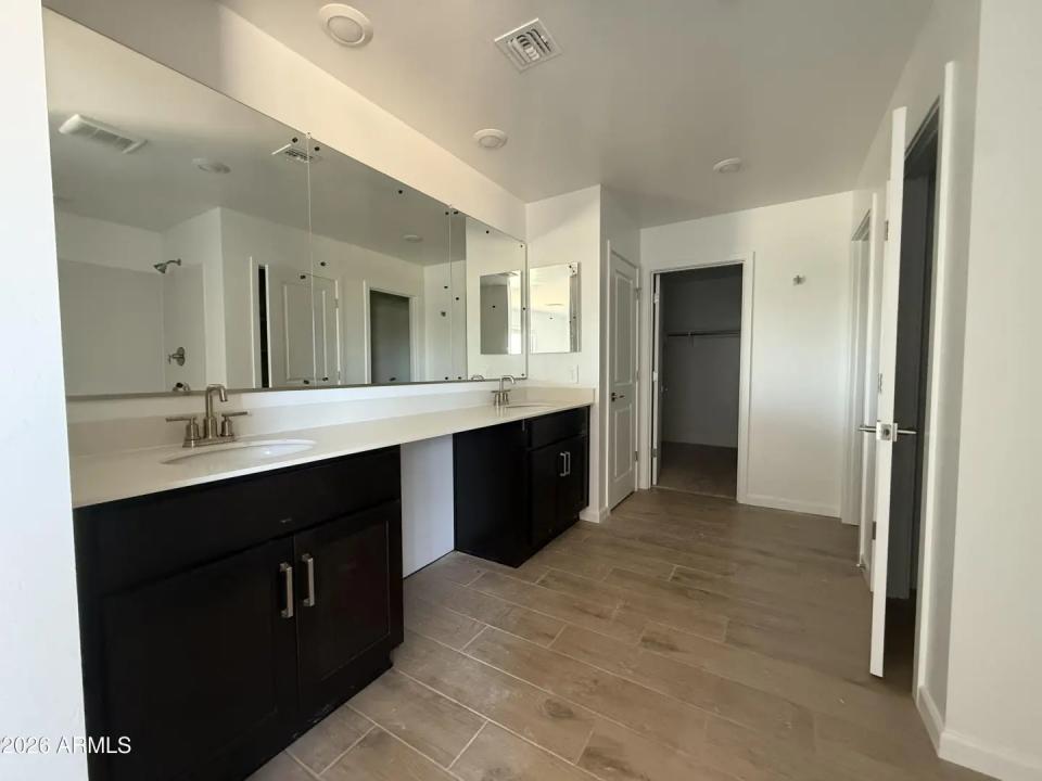 Real Estate Picture 17