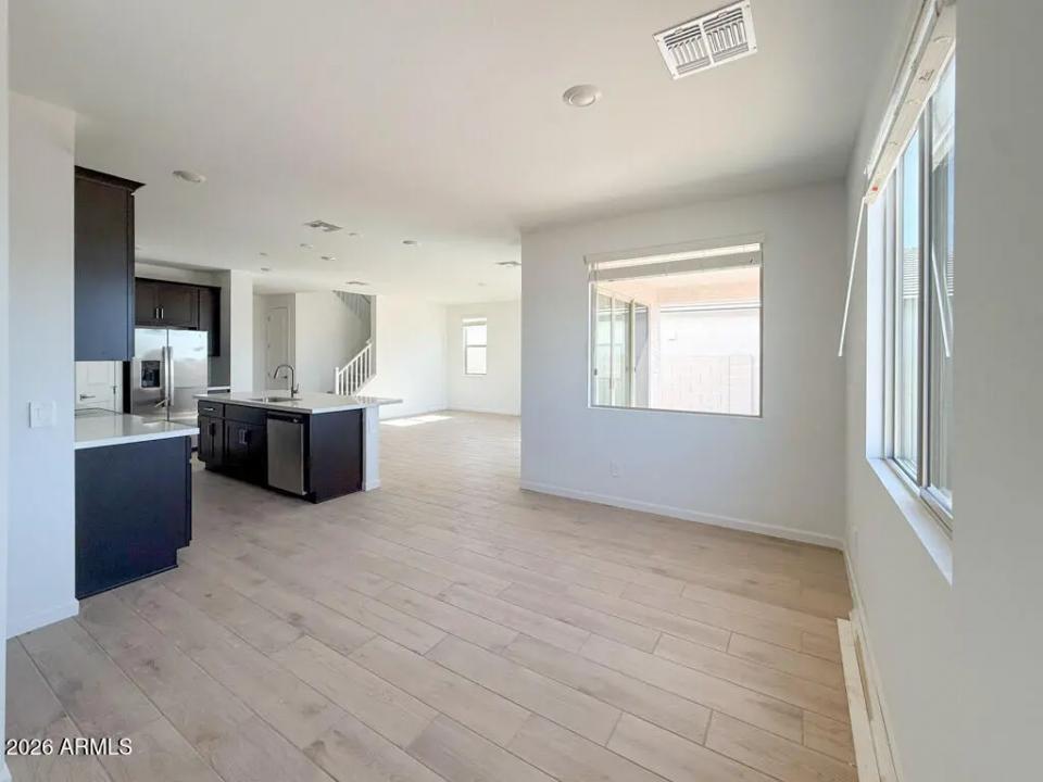 Real Estate Picture 9