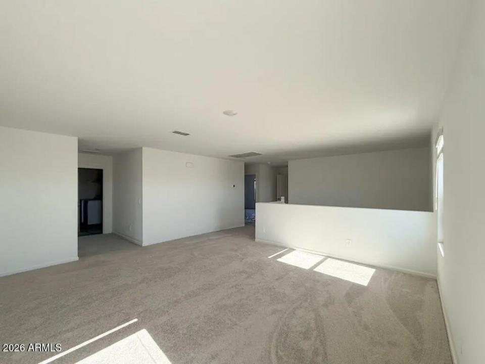 Real Estate Picture 11
