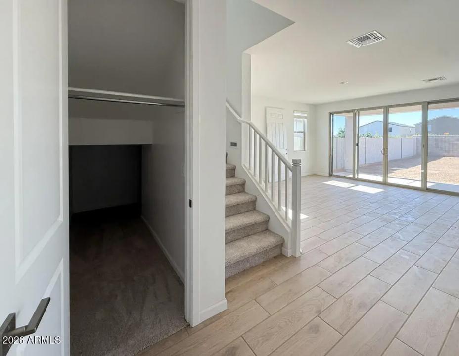 Real Estate Picture 3