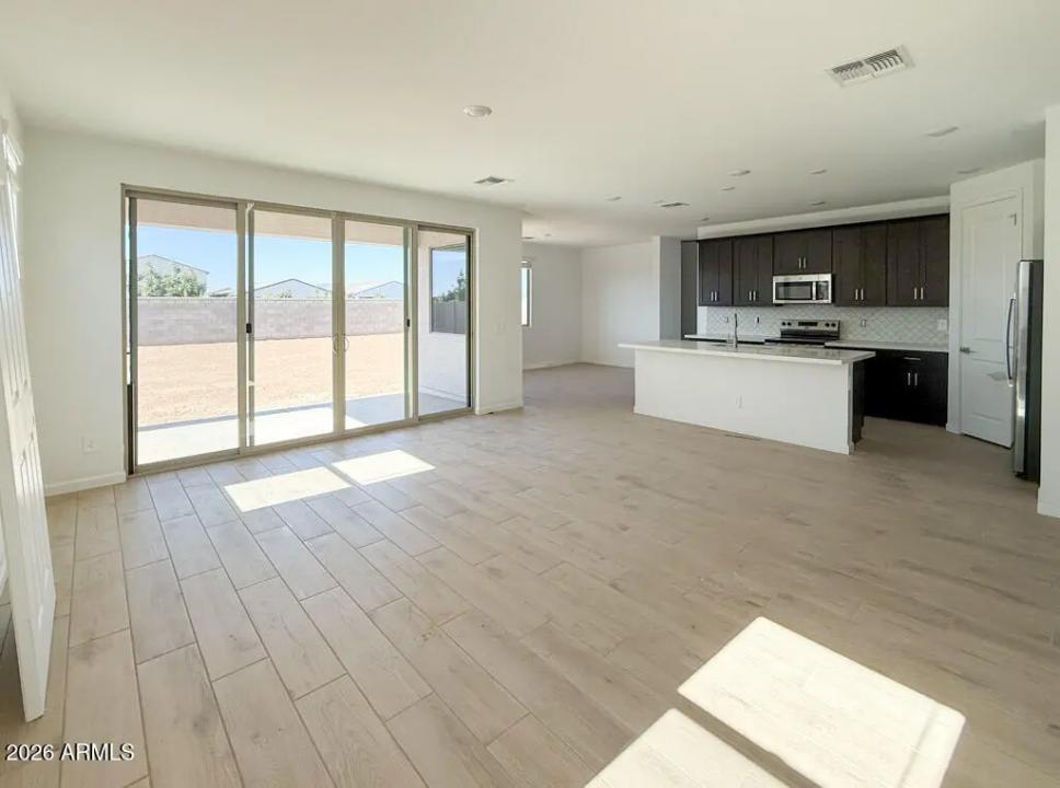 Real Estate Picture 5