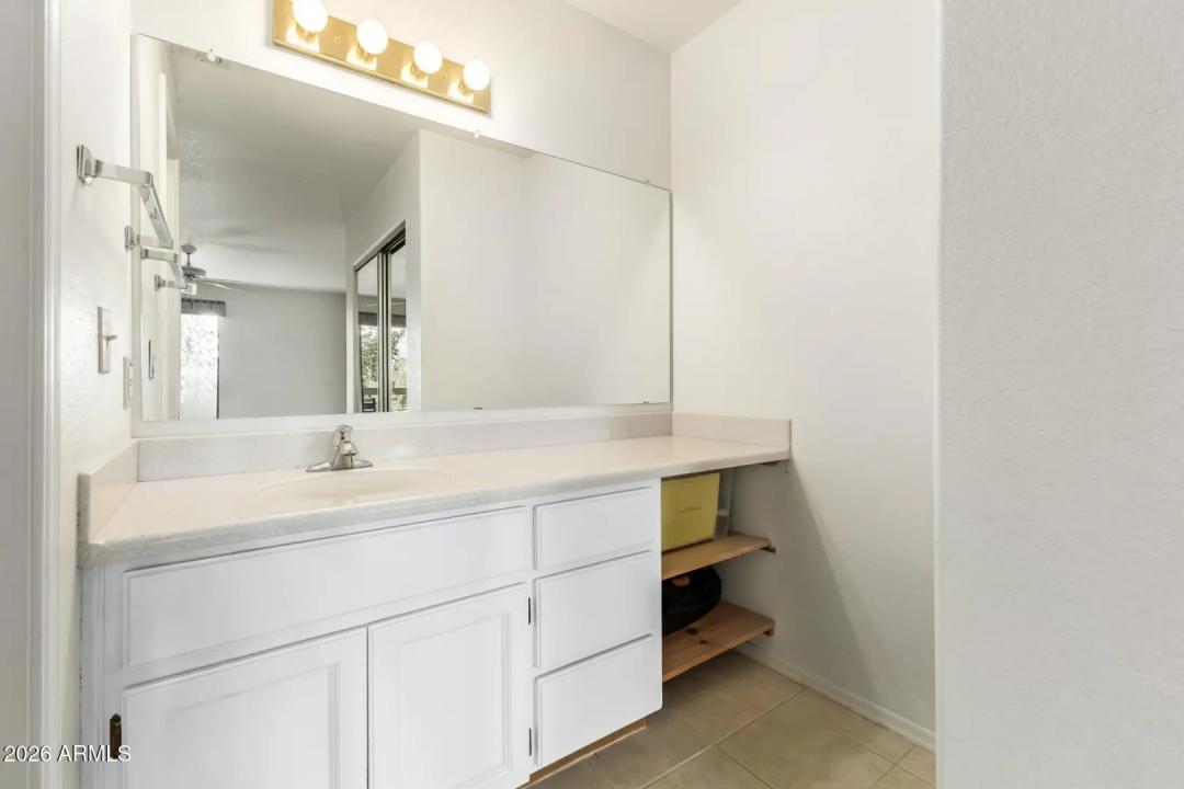 Real Estate Picture 14