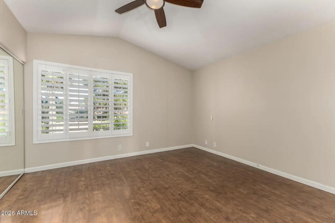 Real Estate Picture 6