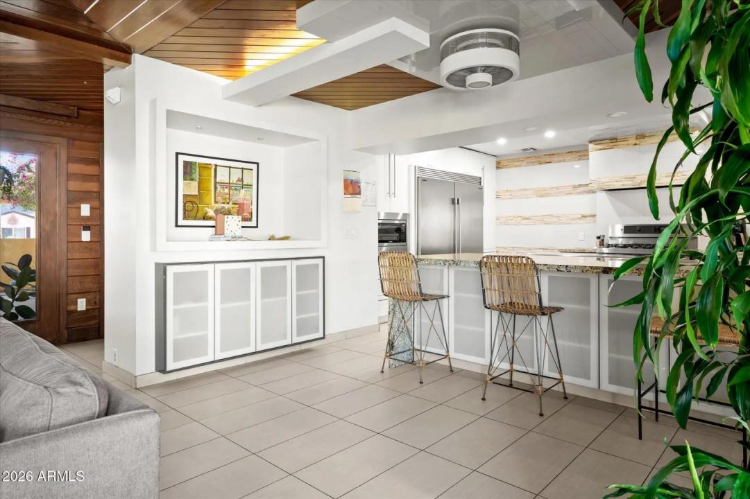 Real Estate Picture 10