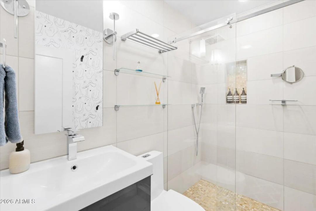 Real Estate Picture 26