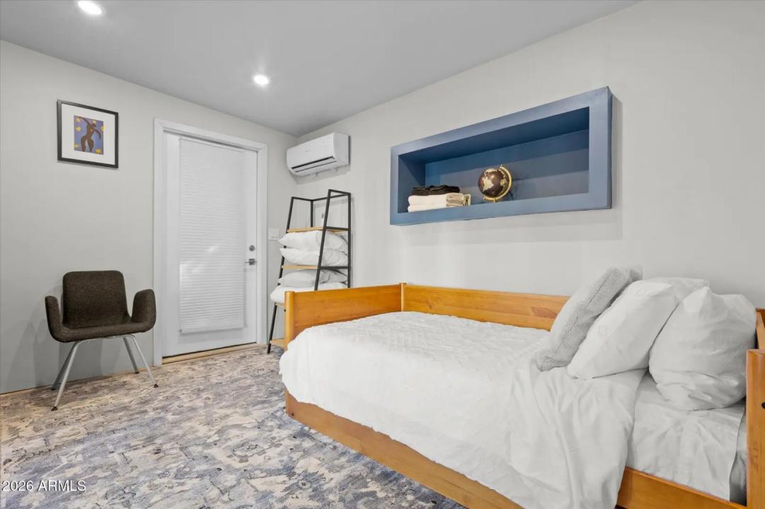 Real Estate Picture 21