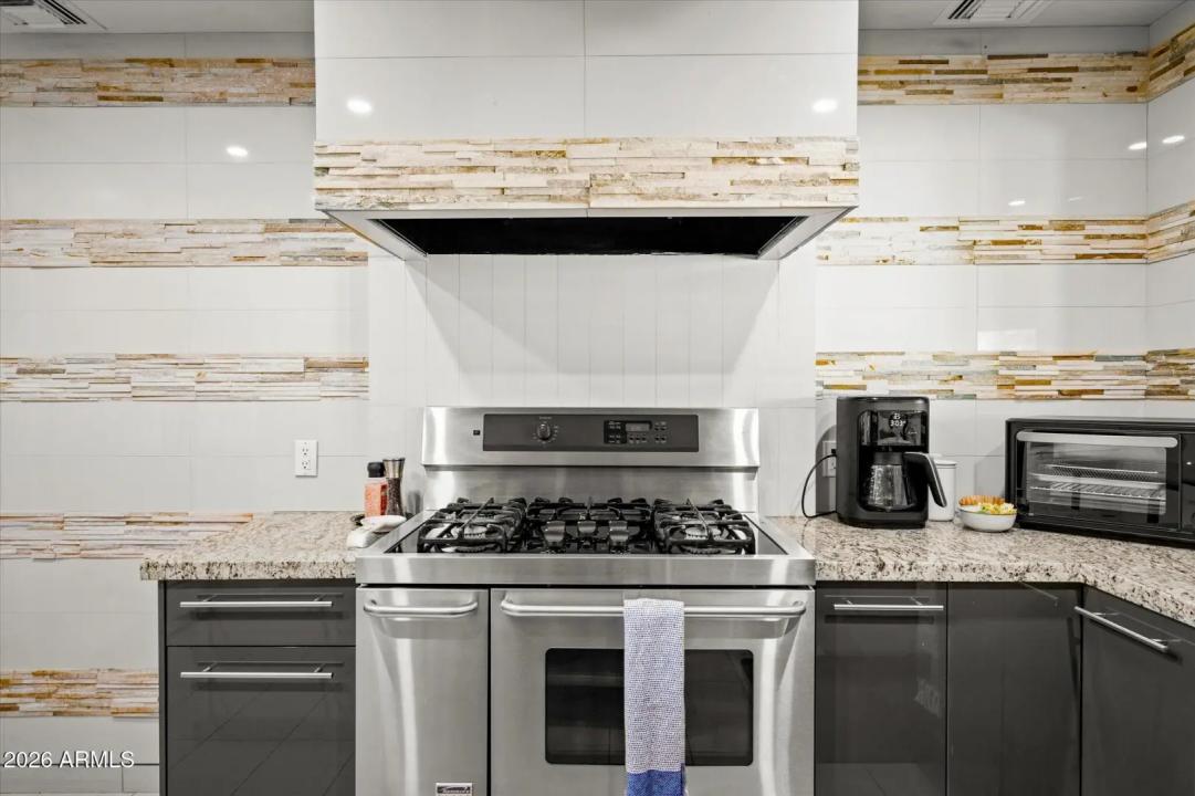 Real Estate Picture 7