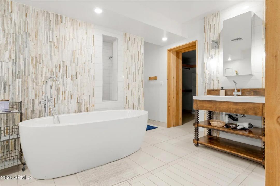 Real Estate Picture 29