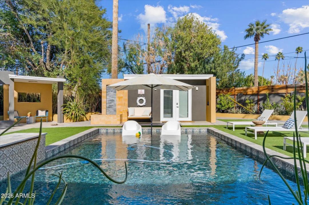 Real Estate Picture 33