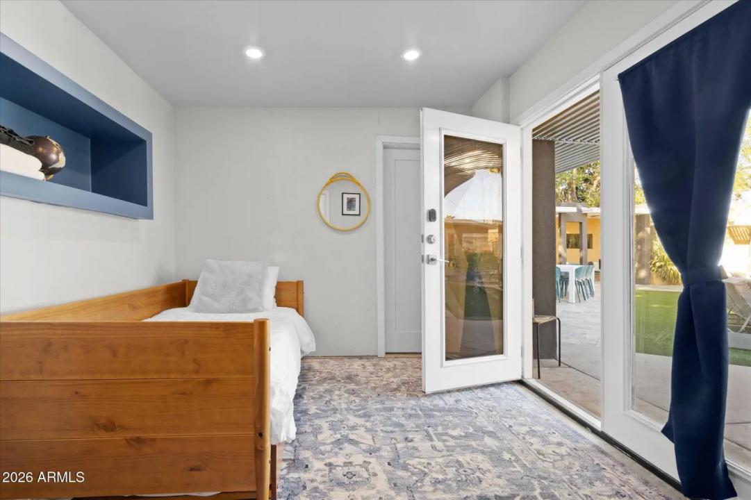 Real Estate Picture 22