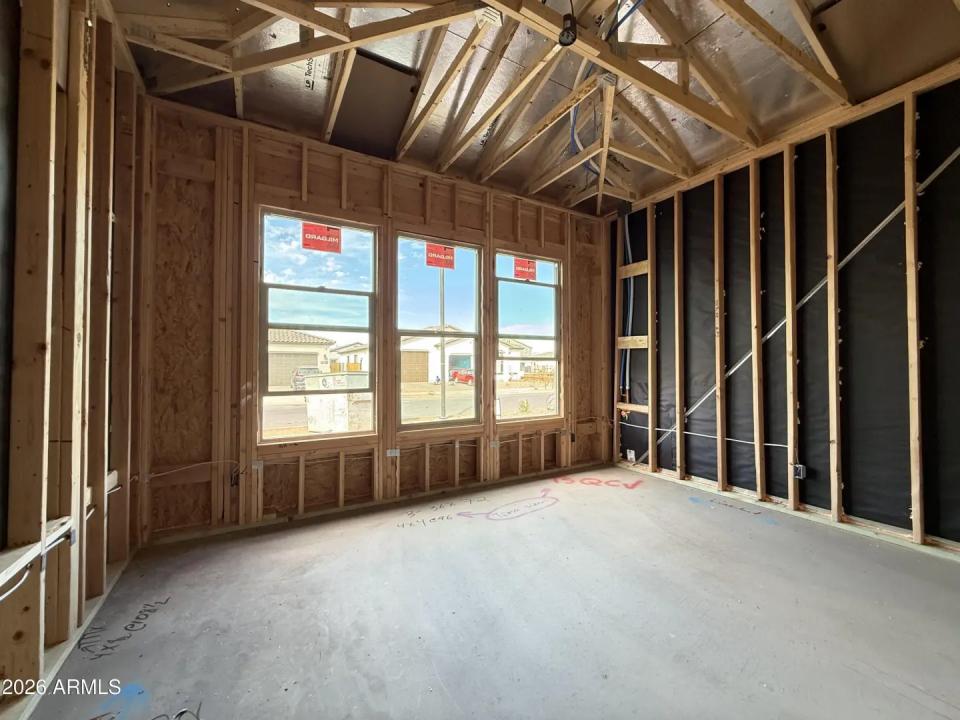 Real Estate Picture 3