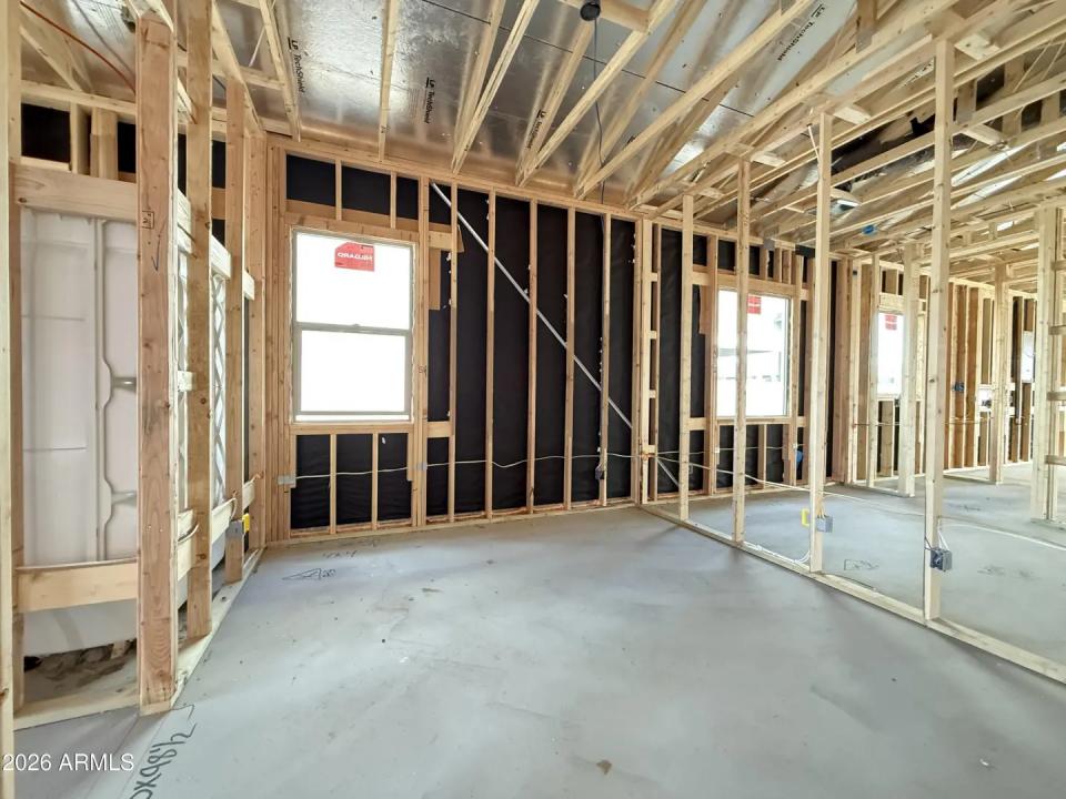 Real Estate Picture 4