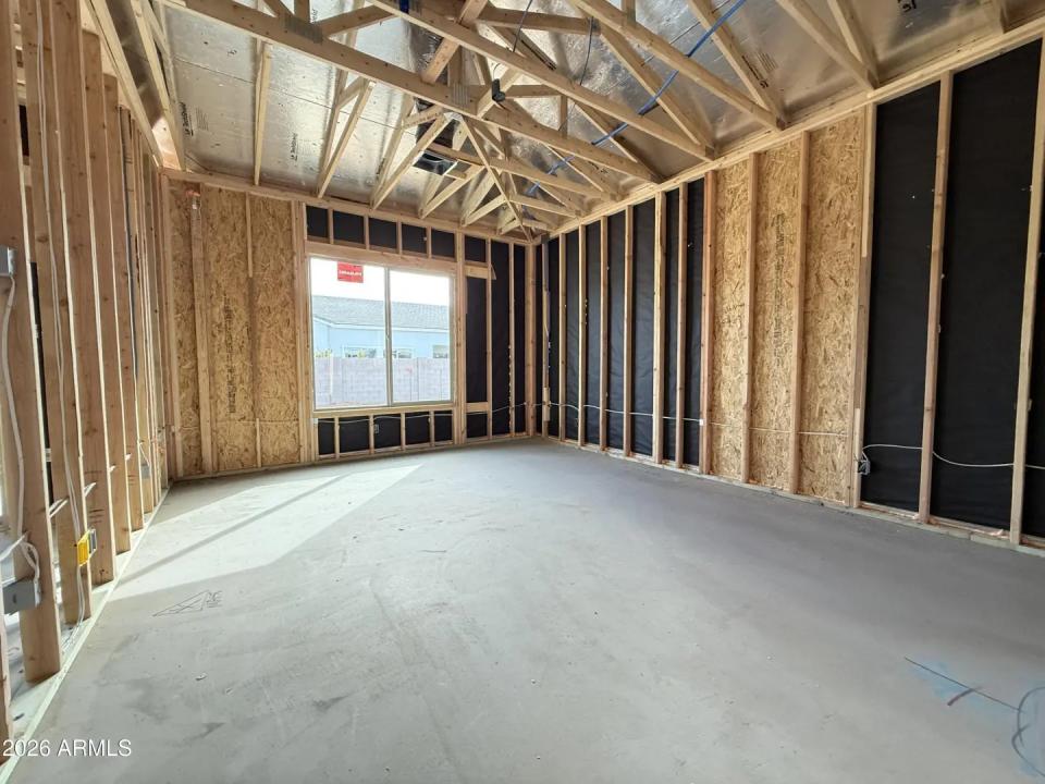 Real Estate Picture 10