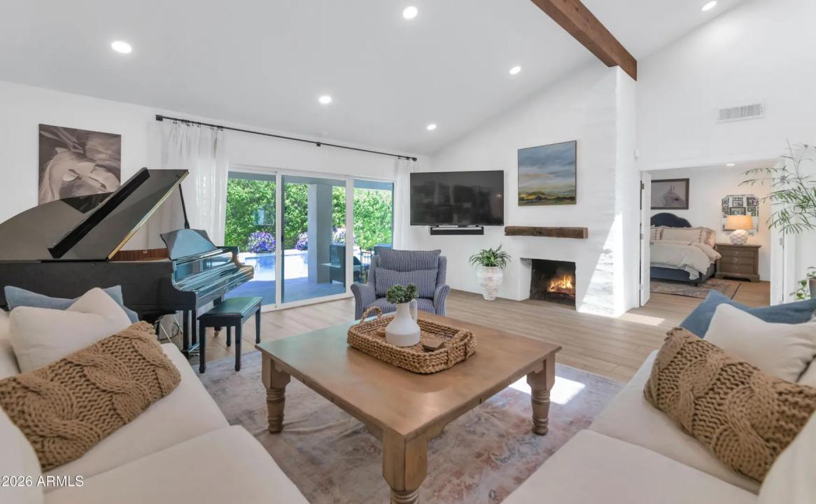 Real Estate Picture 7