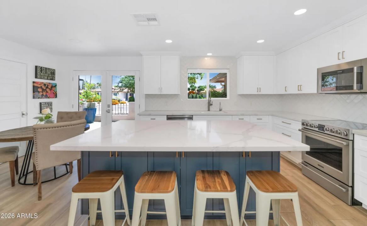 Real Estate Picture 13