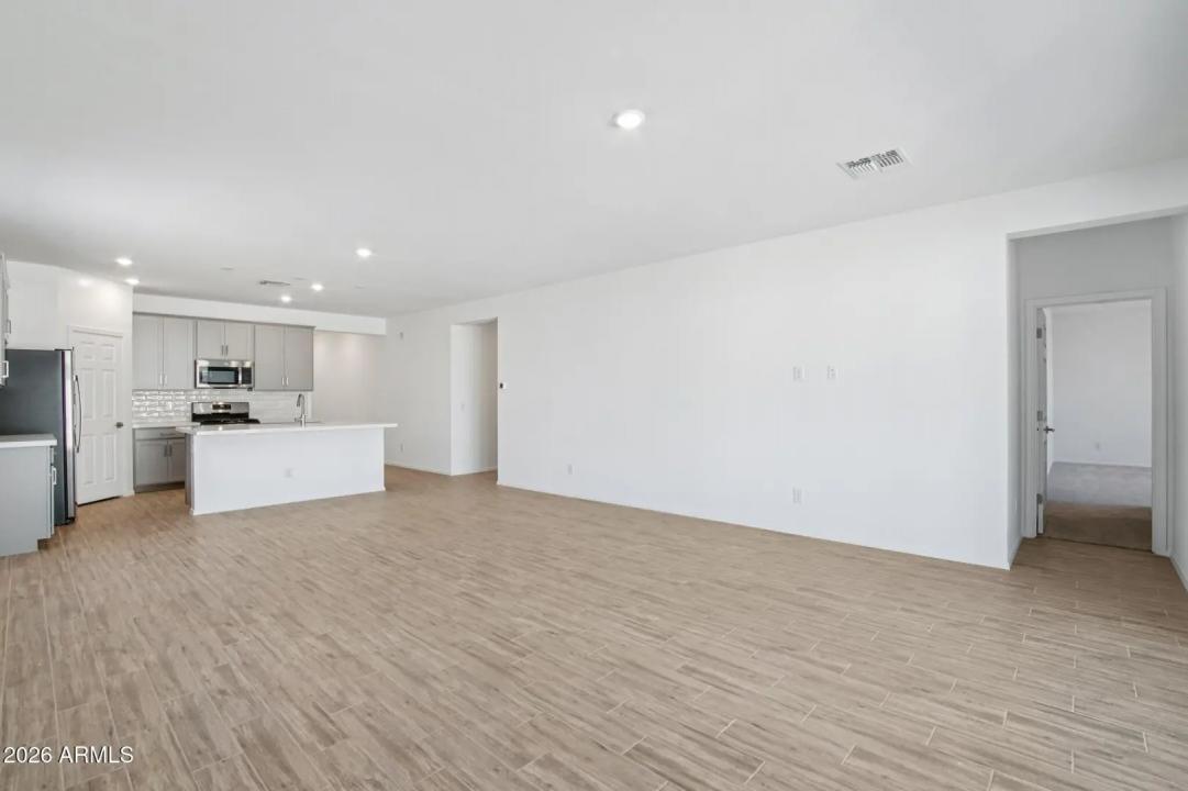 Real Estate Picture 10