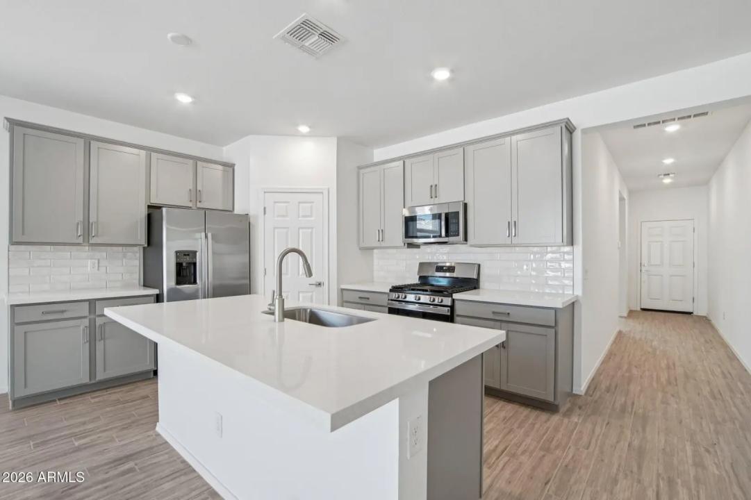 Real Estate Picture 13