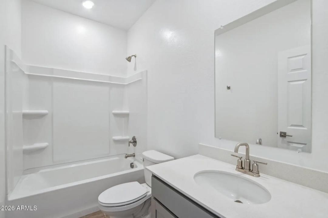 Real Estate Picture 18