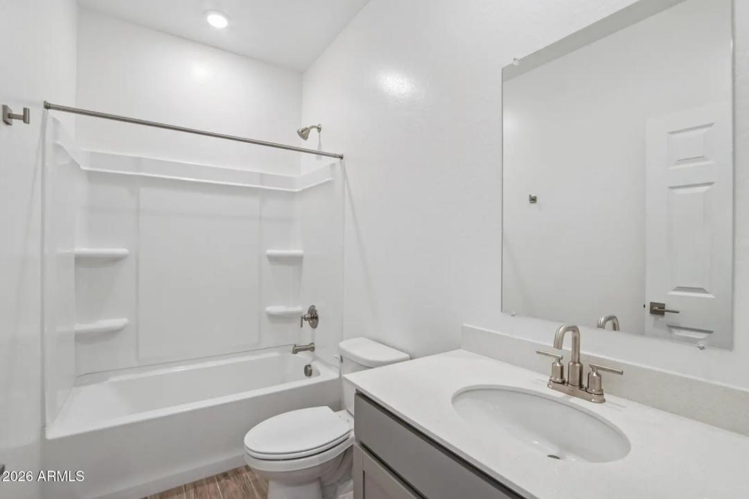 Real Estate Picture 22