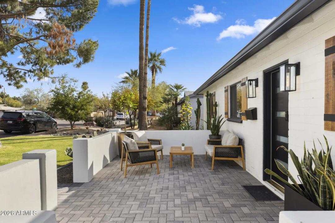 Real Estate Picture 5