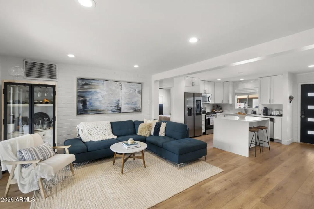 Real Estate Picture 9