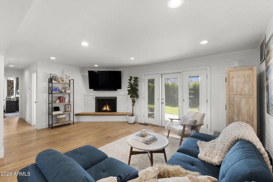 Real Estate Picture 4